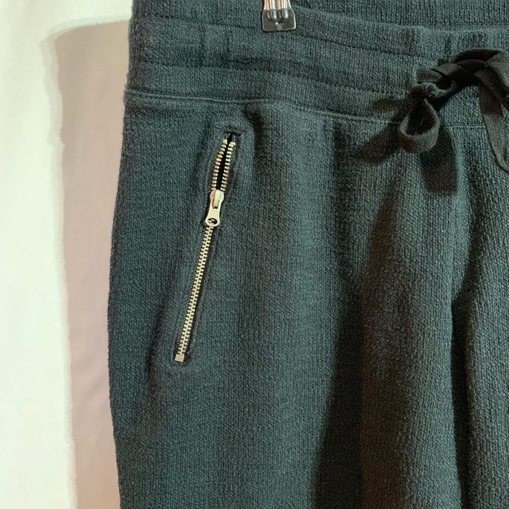 Aerie, size large joggers with zipper pockets - Picture 3 of 5